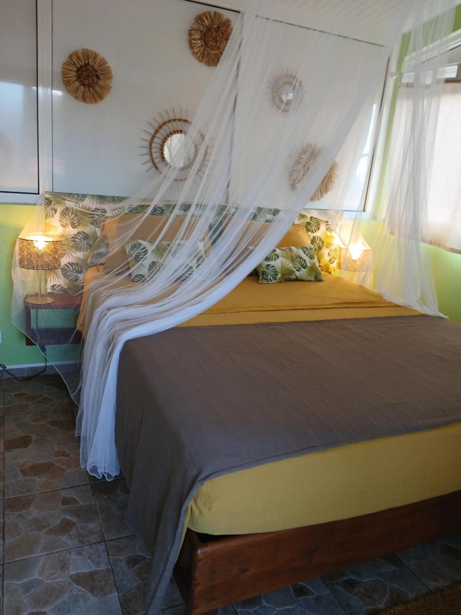 Maisonnette Atypique Au Coeur De La Martinique Riviere-Salee 外观 照片